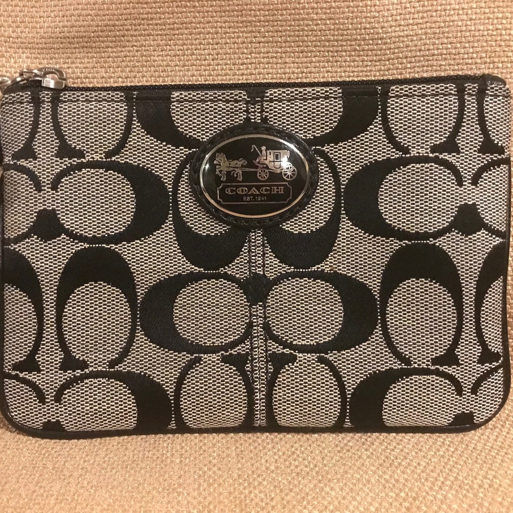 Coach - Small black and grey wristlet